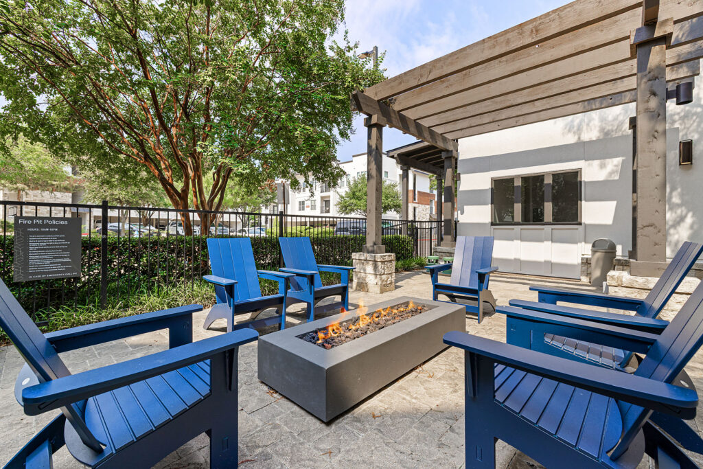 Firepit lounge by the pool