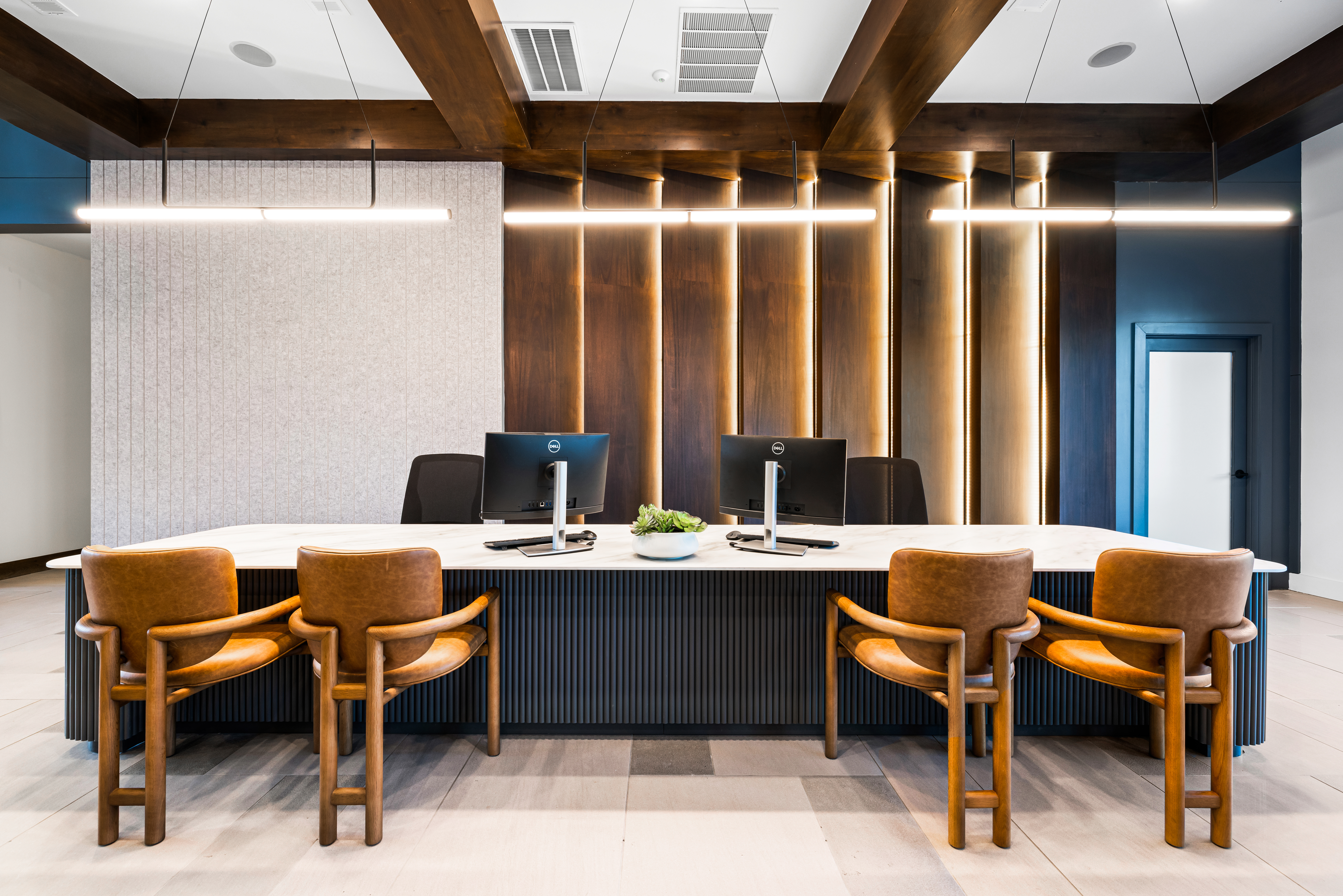 Leasing office desk